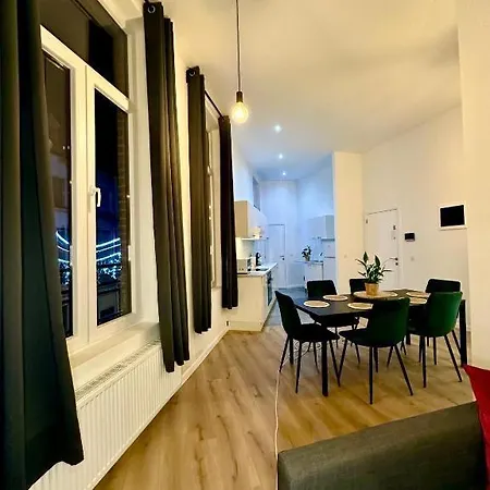 Luxury By Rikas Apartment Mons